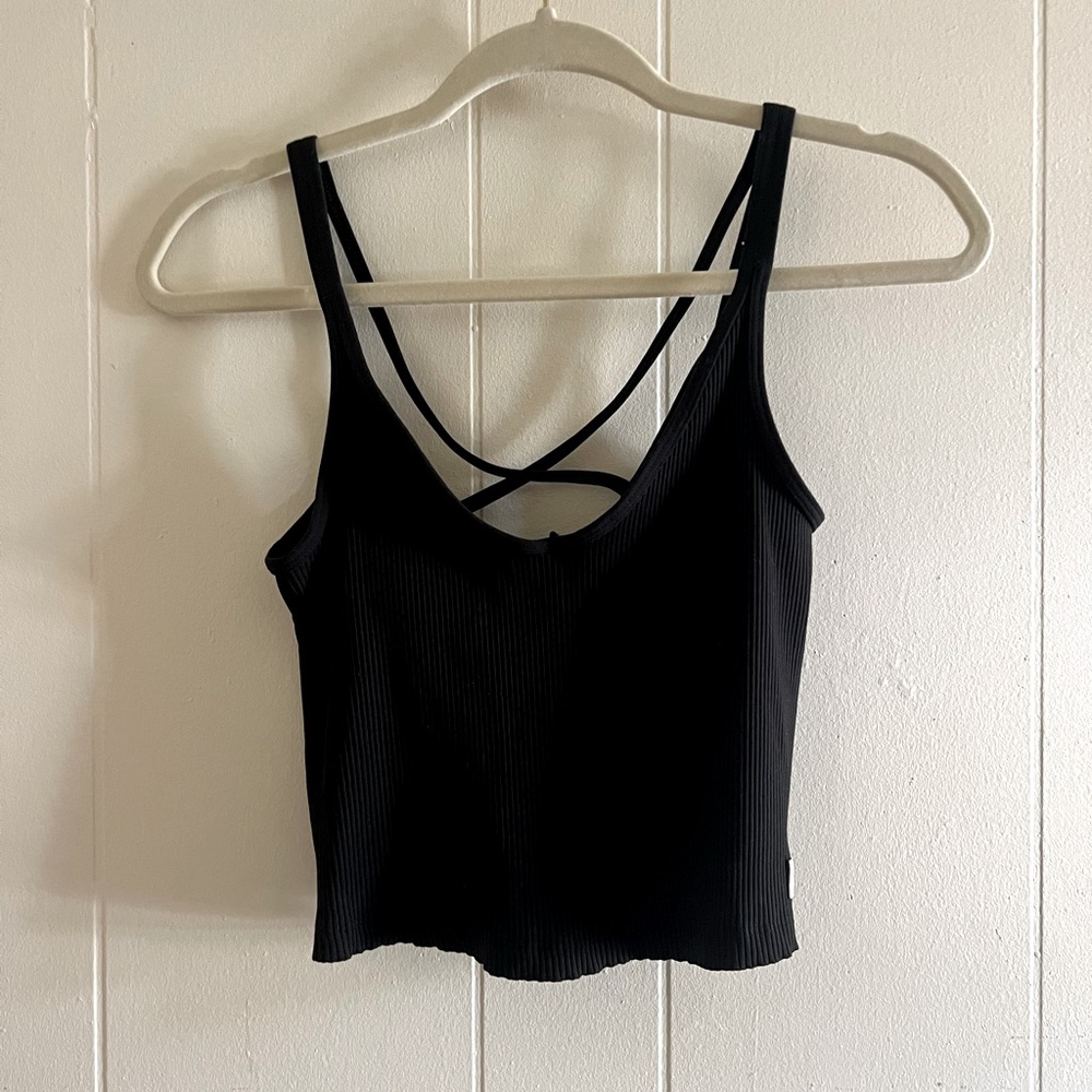 Vuori tank with built in shelf bra